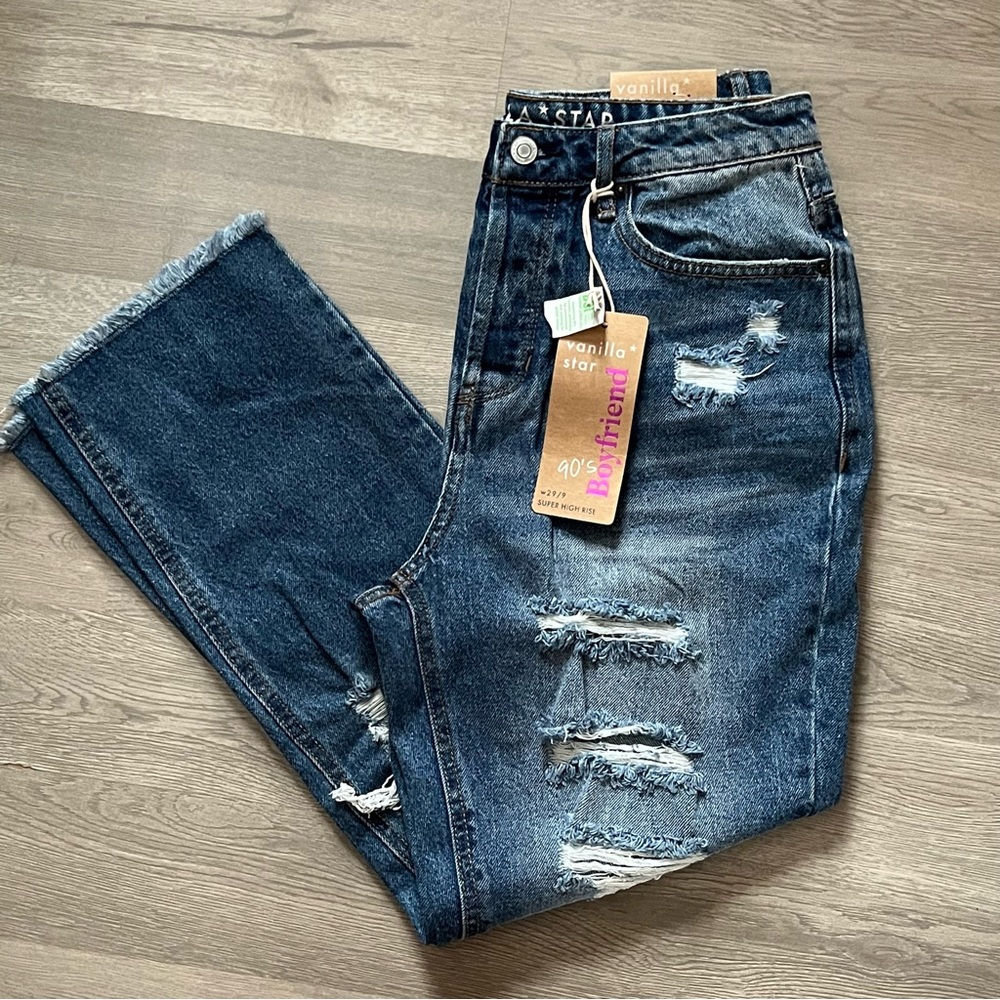 NWT Vanilla Star Distressed 90’s Boyfriend Jean Size 9